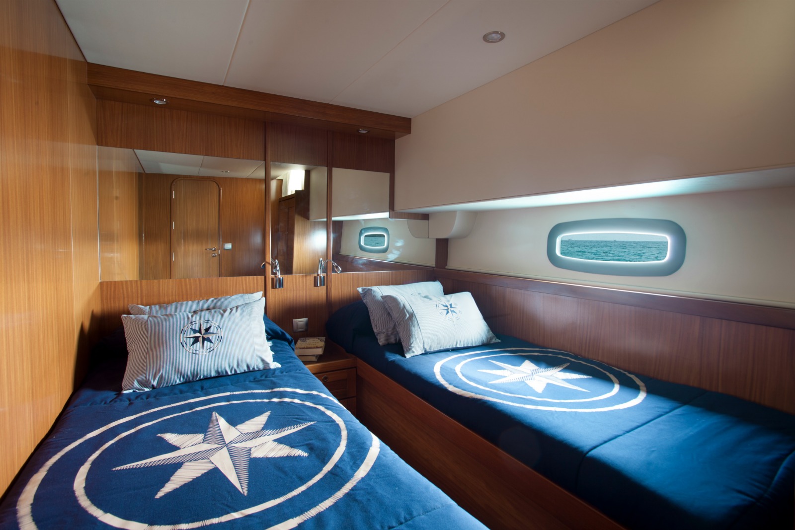 Minorca Islander 54 yacht for sale - Guest Cabin